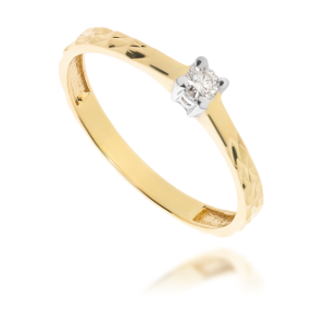 Złoty pierścionek zaręczynowy z diamentem 585 