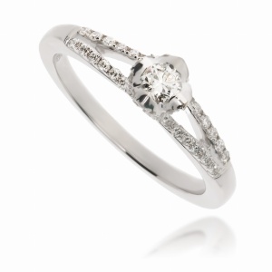 Złoty pierścionek zaręczynowy z diamentami 585 